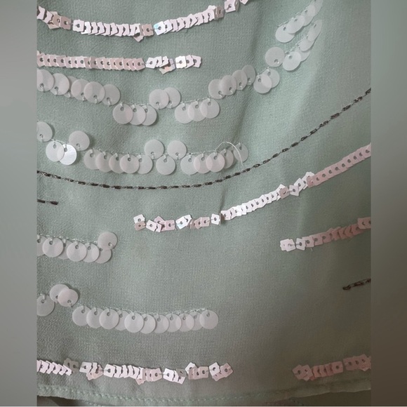 Green Sequin Sleeveless Blouse - Express - Sz Small - Picture 3 of 9